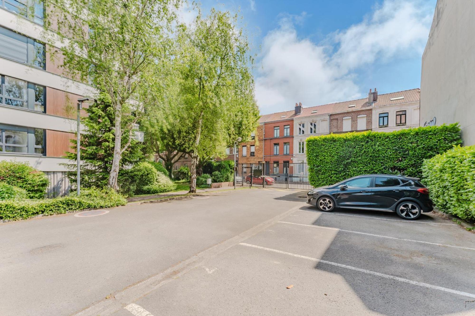 Magnifique 3 Pieces Avec Parking Prive Et Balcon *